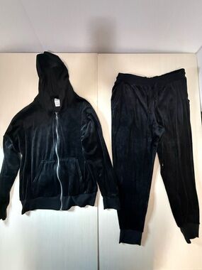 Felina Black Velour Zip-Up Hoodie and Pants Set
